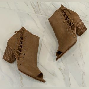 Lucky Brand Caramel Suede Booties (7.5)